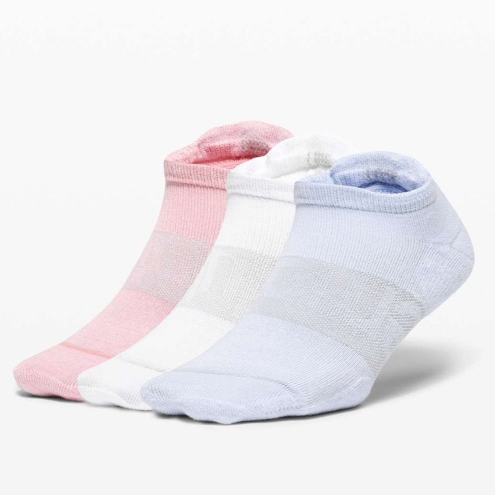 NWT Lululemon Daily Stride Low Ankle Sock *3 Pack
White / Pink Puff / Blue Linen